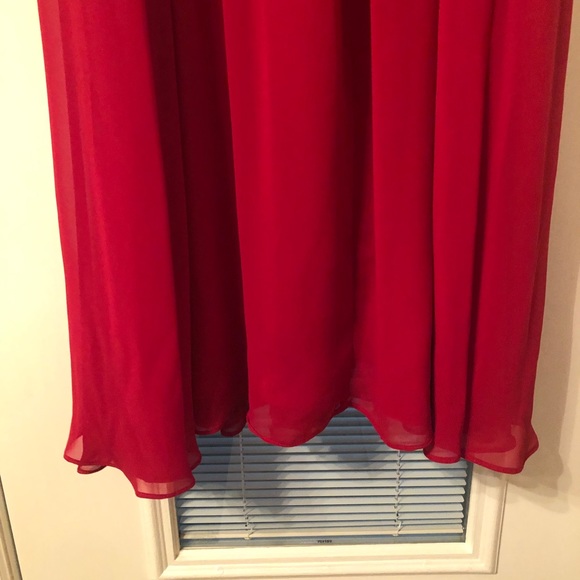 Red Sweetheart Neckline Dress - Picture 6 of 7